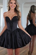A Line Sweetheart Black Satin Short Homecoming Dresses with Appliques JP071912