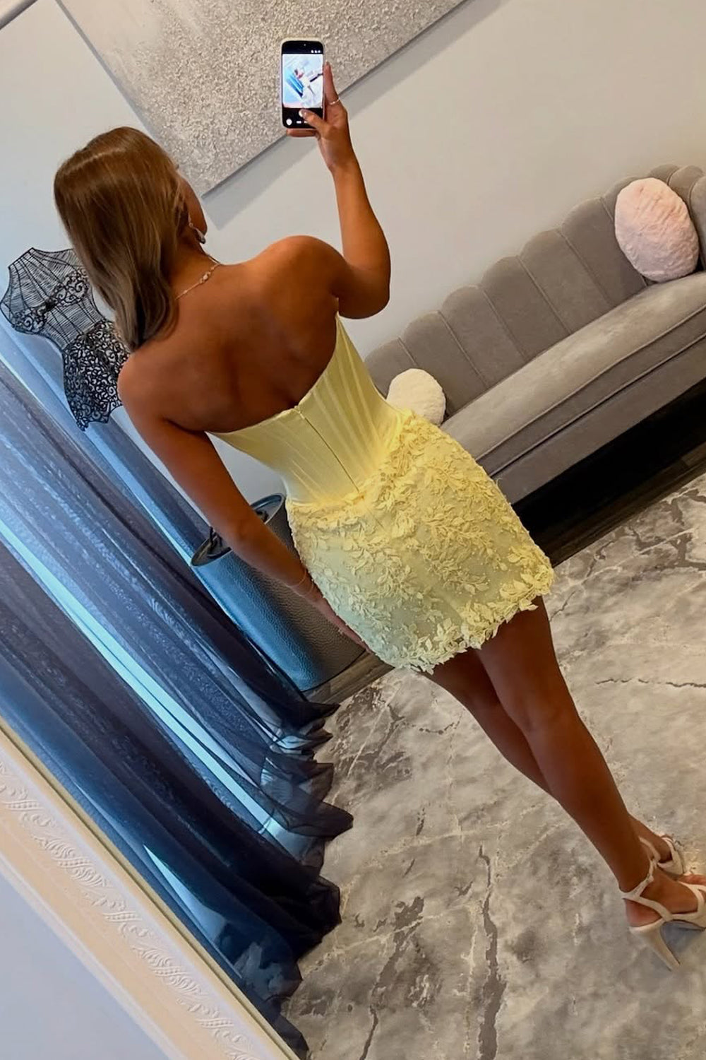 Tight Sweetheart Yellow Lace Short Homecoming Dresses JP071709