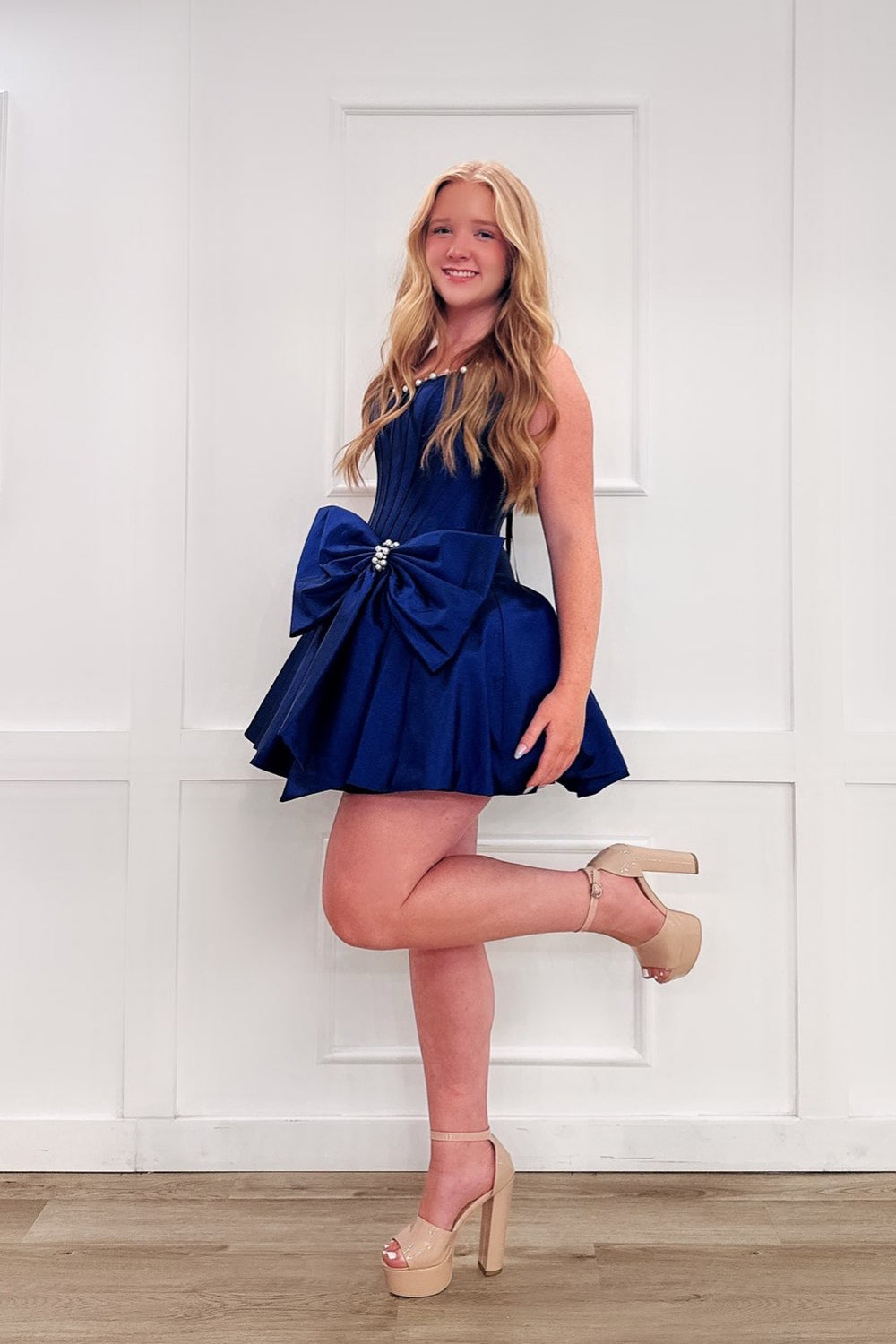 A Line Scoop Neck Blue Satin Short Homecoming Dress with Beading JP071508