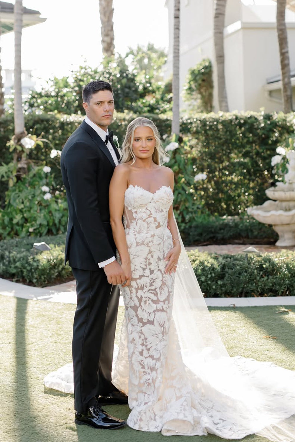 Unique Sweetheart Luxurious Lace Wedding Dresses JP26070897