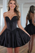 A Line Sweetheart Black Satin Short Homecoming Dresses JP071701