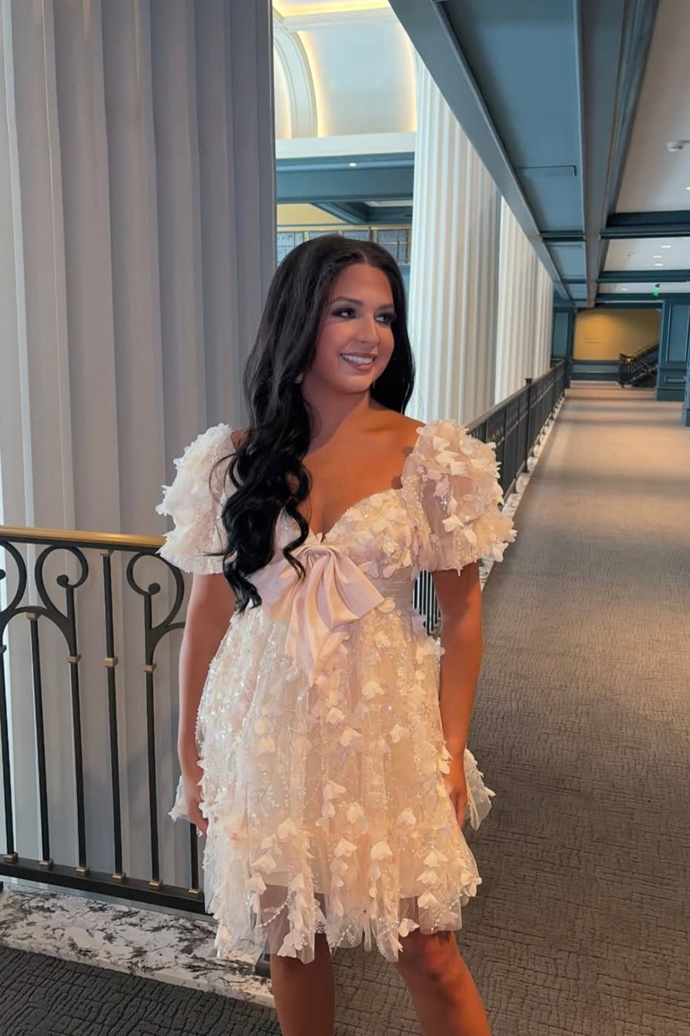 A Line Sweetheart White Lace Short Homecoming Dresses JP070623