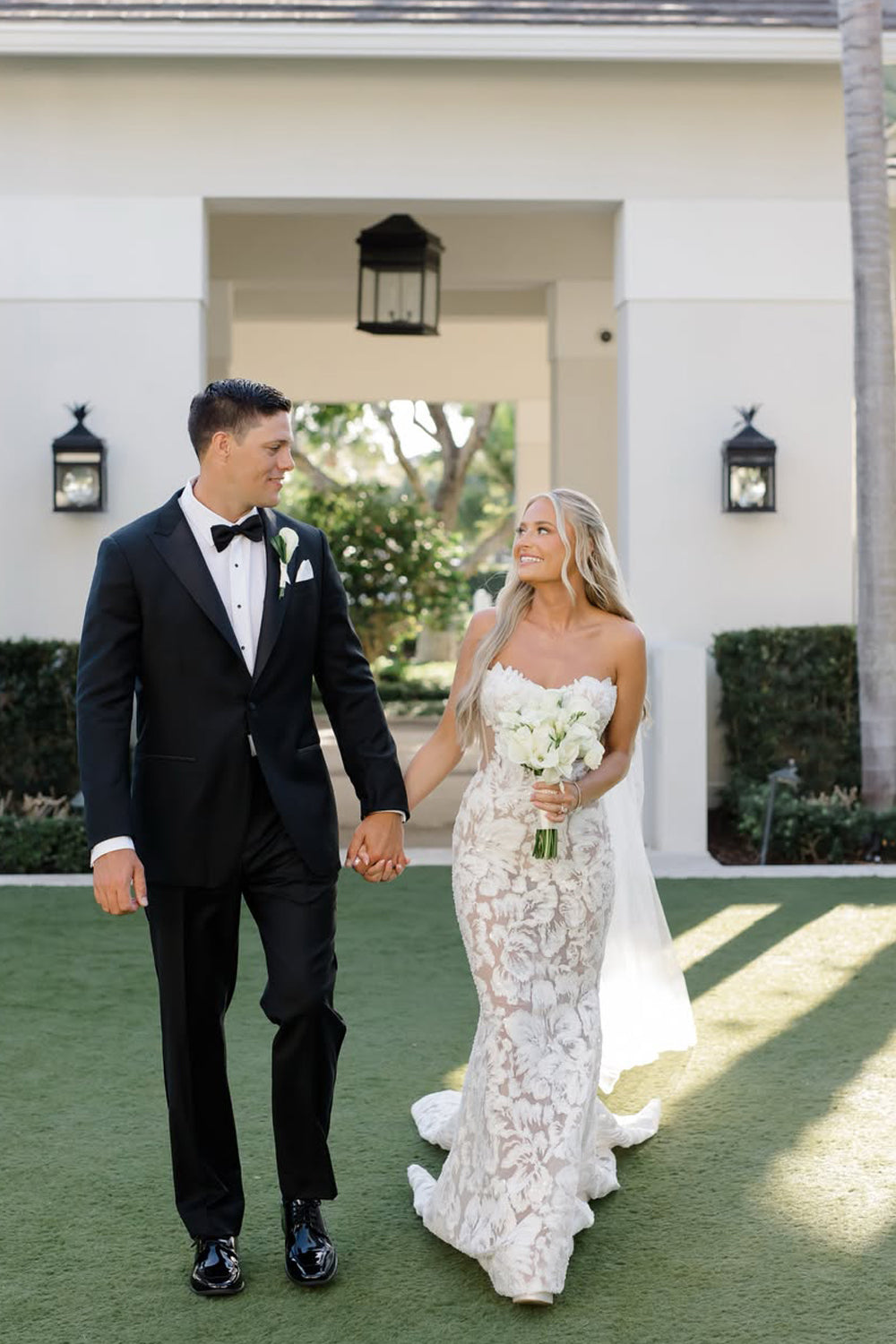 Unique Sweetheart Luxurious Lace Wedding Dresses JP26070897