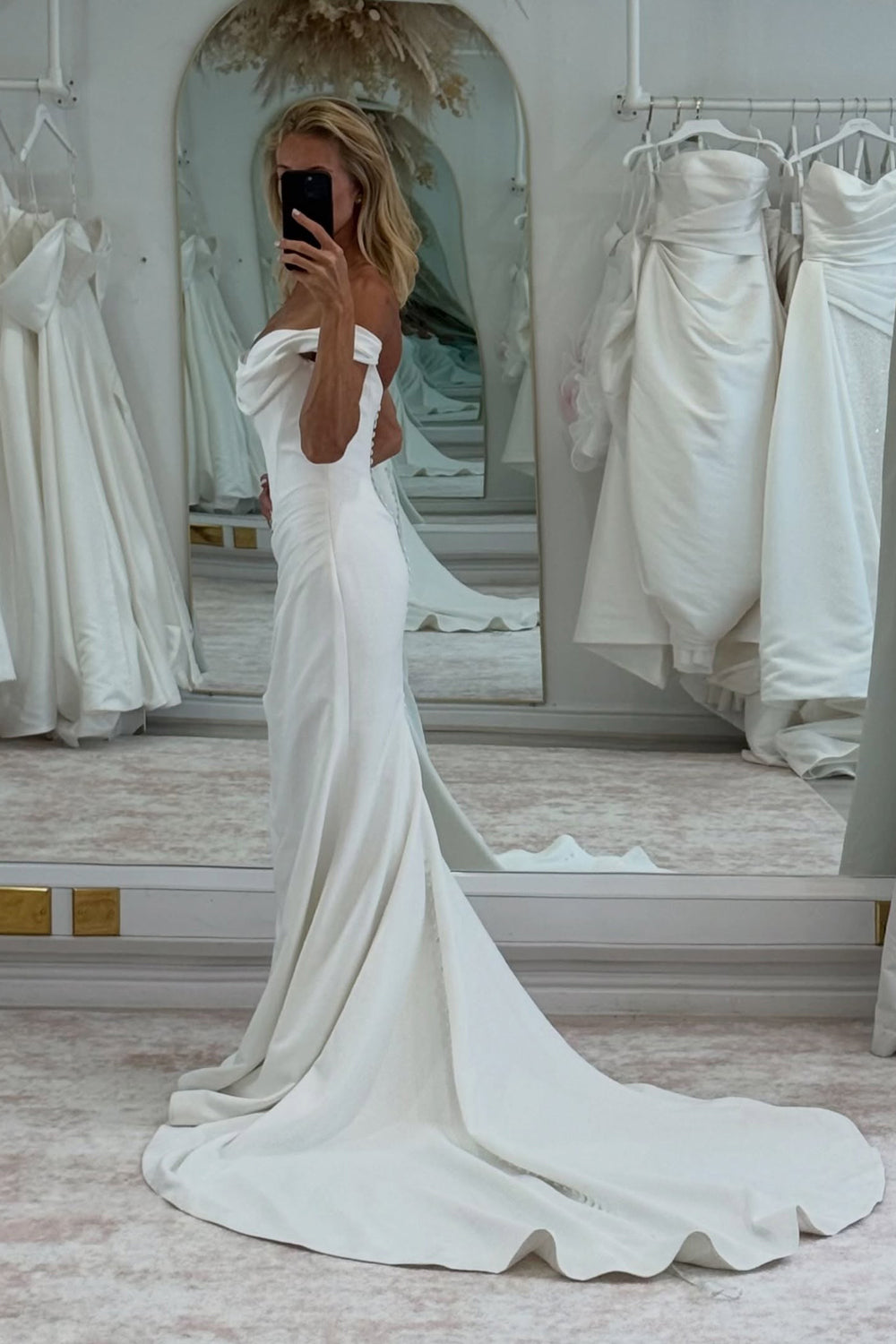 Elegant Mermaid Off the Shoulder Elastci Satin Wedding Dress JP072512