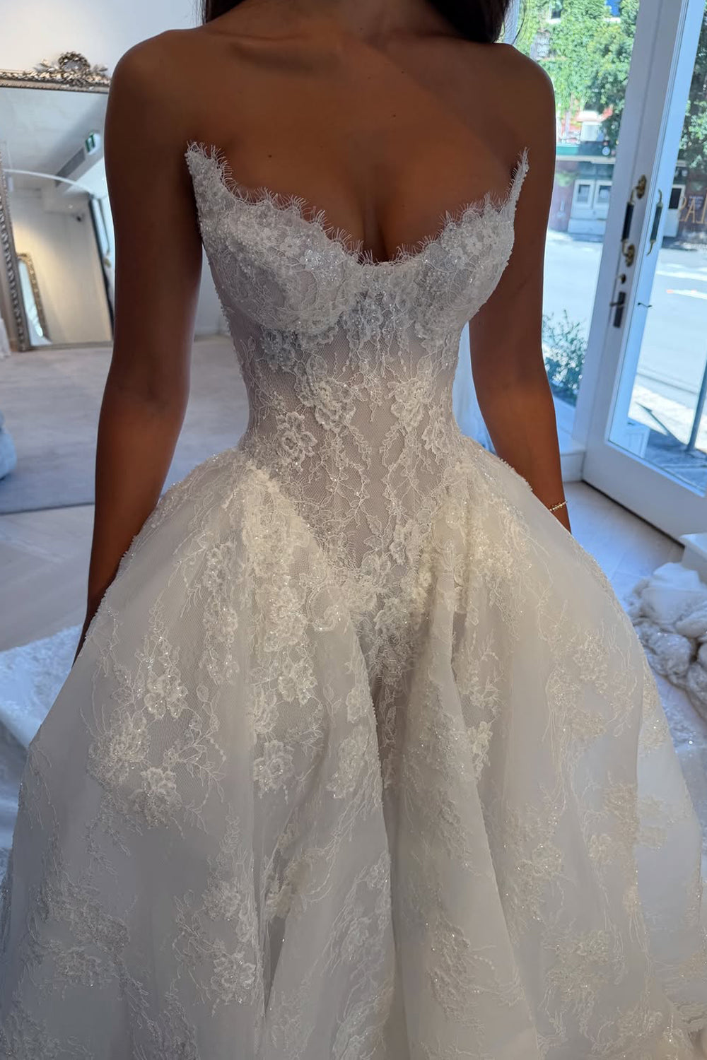 Ball Gown V Neck Lace Tulle Wedding Dresses JP070907