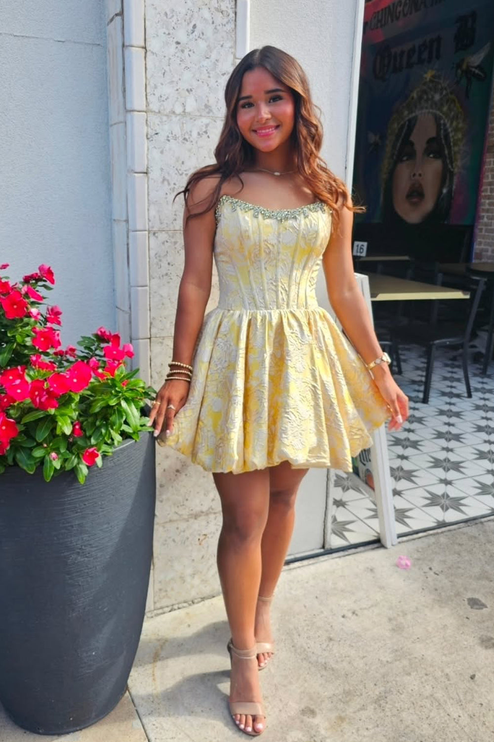 Yellow Jacquard Satin Scoop Neck Beading Short Homecoming Dresses JP062203