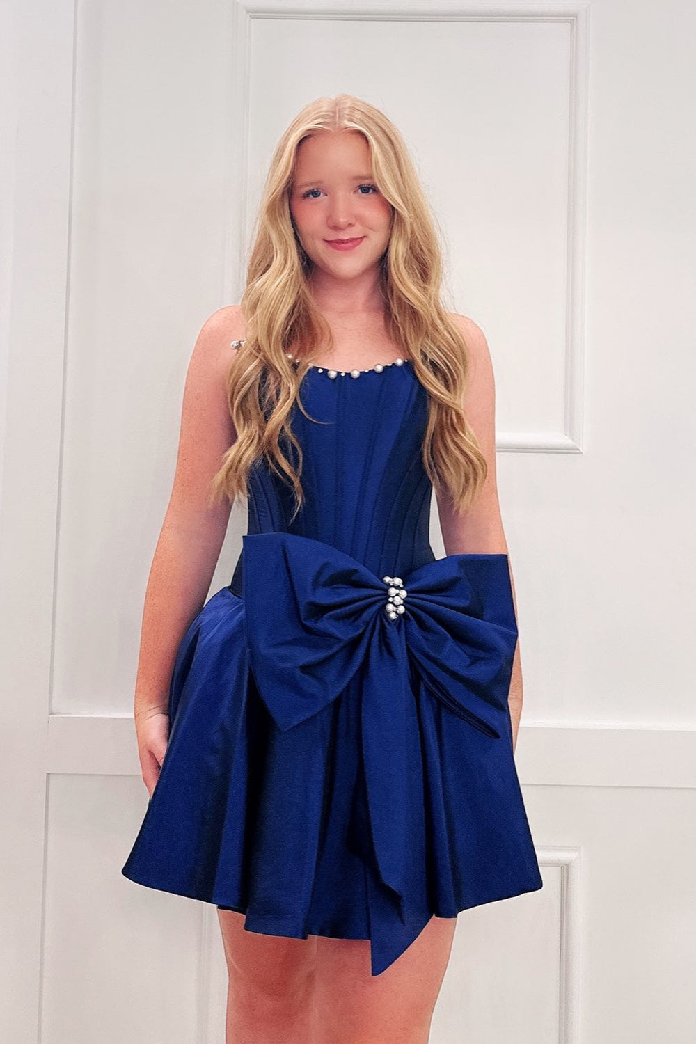A Line Scoop Neck Blue Satin Short Homecoming Dress with Beading JP071508